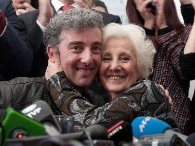 En su día, Abuelas de Plaza de Mayo lanza la campaña “El mejor encuentro”