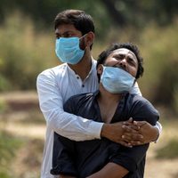 Desesperación en India: el Gobierno no sabe cómo controlar la crisis sanitaria