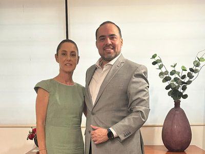 Diputado del PAN se va a Morena, a cuyos integrantes calificó de “cerdos populistas"