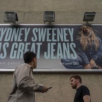 Trump elogia a Sydney Sweeney por registrarse como republicana y arremete contra Taylor Swift
