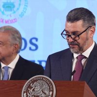 Asociación de arquitectos e ingenieros pide a AMLO reflexionar sobre acuerdo para megaobras