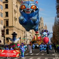 El desfile de Macy's del Día de Acción de Gracias trae a Pac-Man y Labubu a Manhattan (Video)