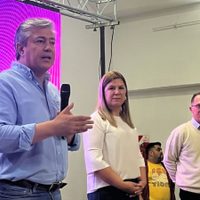 Rolando Figueroa y Gloria Ruiz impulsan la candidatura de Luis Bertolini en Plottier