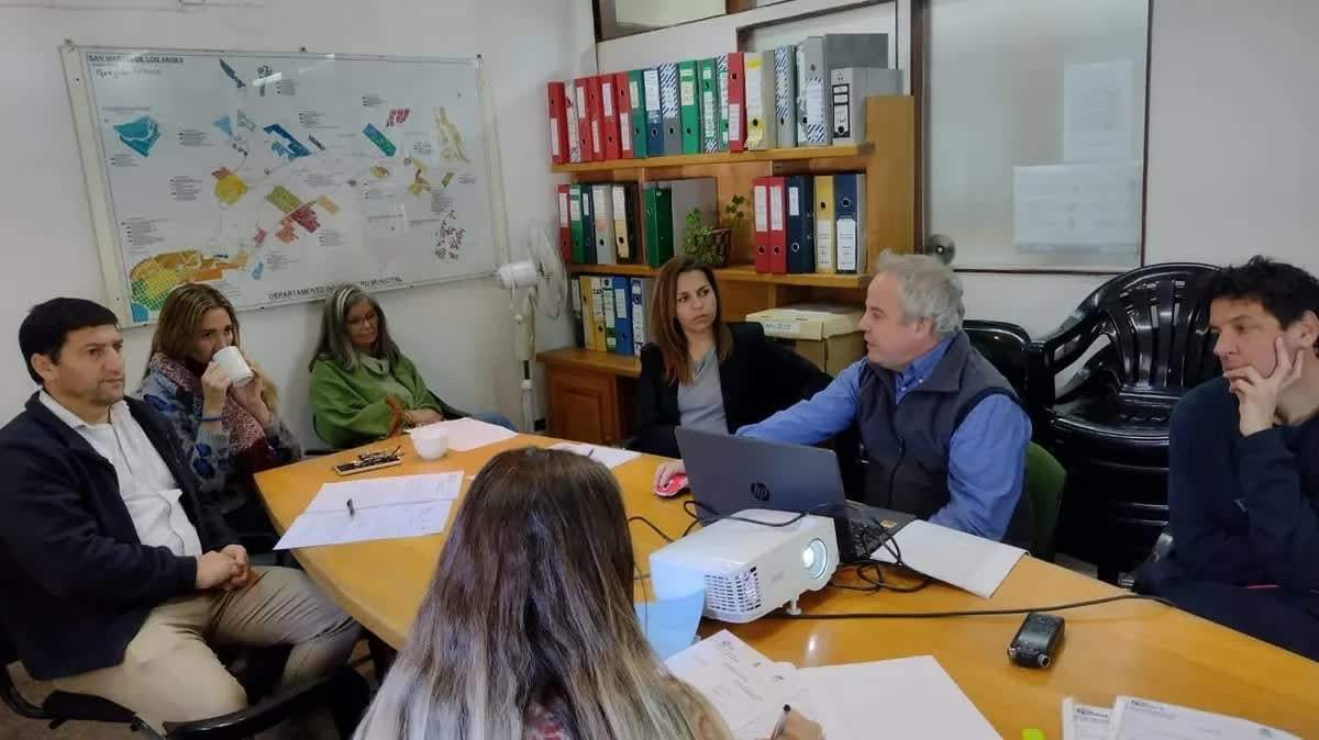 Concejales de San Martín de los Andes y el secretario de Cultura, Gustavo Santos. Fuente: (Twitter)