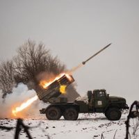 Funcionarios robaron 40 millones de dólares destinados a comprar armas: Ucrania