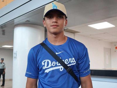 Ezequiel Rivera, de 14 años, es contratado por los Dodgers y así lo comunicó a su madre (Video)