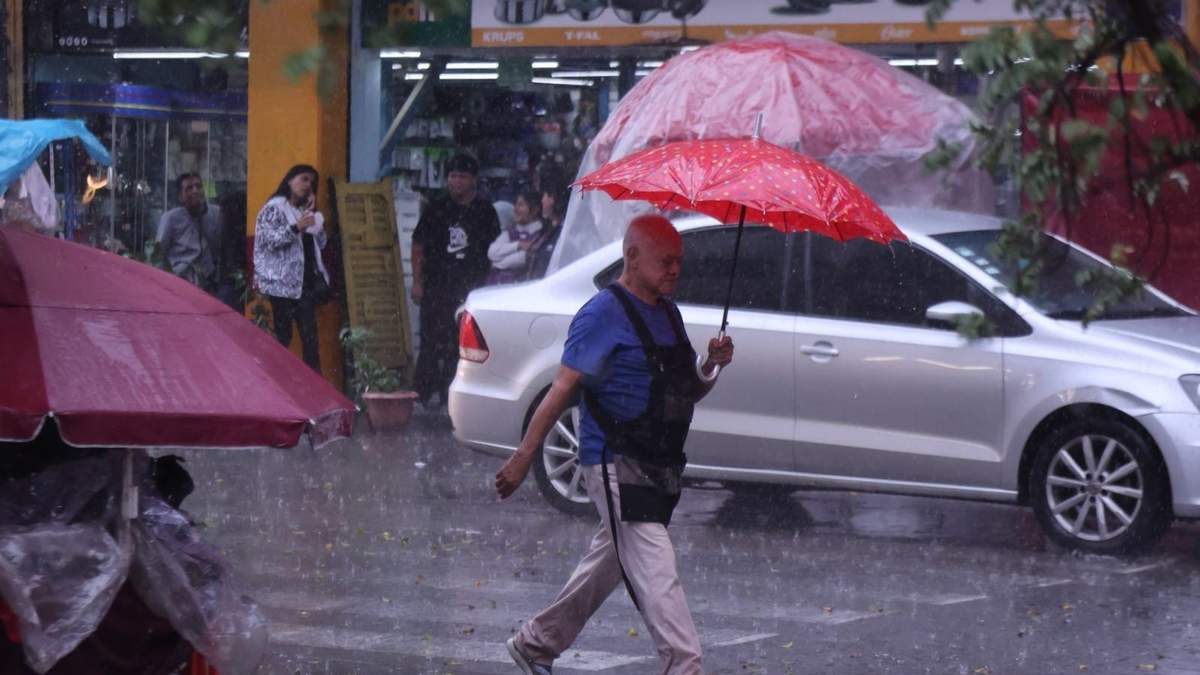 Lluvia en el centro de la capital este miércoles
