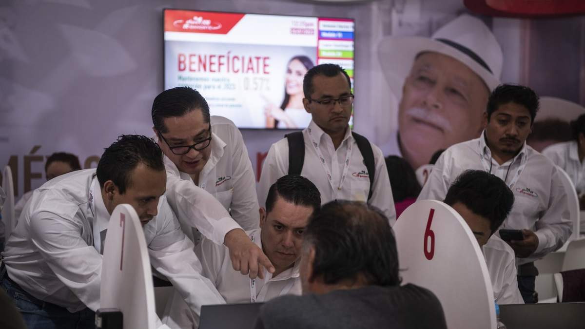 Feria de las Afores en el Zócalo de la Ciudad de México en julio de 2023