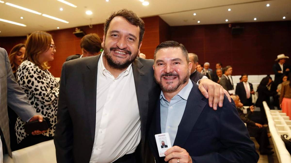 Nicolás Bellizia Aboaf con Andrés López Beltrán