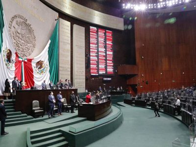 Aprueban prisión para quien agreda o discrimine a trabajadores de la salud