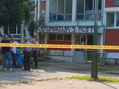 Empleado irrumpe en escuela de Bosnia y mata a tres profesores e intenta suicidarse