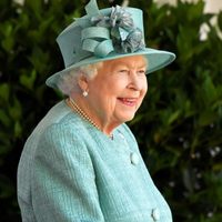 La reina Isabel II reaparece ante los medios y lo hace por un motivo de peso: ameritaba su presencia