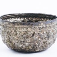 Si tenés bowls o ensaladeras viejas, no los tires: en pocos minutos convertilos en este hermoso portavelas
