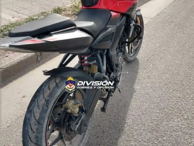 Tres detenidos y dos motos recuperadas en distintos operativos