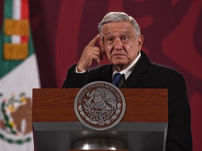 AMLO aplaza reconocimiento de Dina Boluarte como presidenta de Perú tras detención de Pedro Castillo