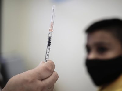 Neira evaluó la campaña de vacunación y advirtió que quienes no se vacunan "pueden pasarla mal"