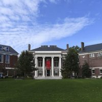 Harvard presentó otra demanda contra Trump