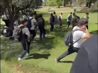 Batalla campal en el Parque Cívico: tres alumnos resultaron heridos