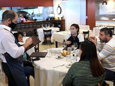 A pesar de las flexibilizaciones, los gastronómicos de Neuquén están en un 50 % de su actividad