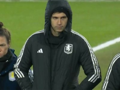 Alarma en la Selección: el “Dibu” Martínez salió lesionado en el Aston Villa