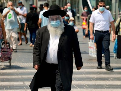 Israel va por su tercera cuarentena y espera que sea la vencida