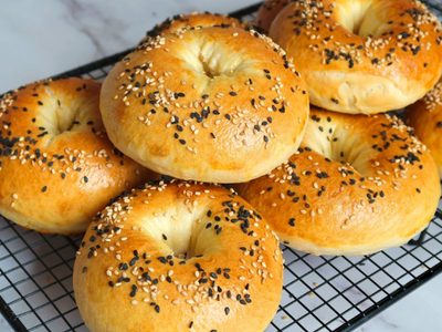 Bagels saludables y caseros: disfrutalos recién salidos del horno para comer algo fresco, esponjoso y en versión fit