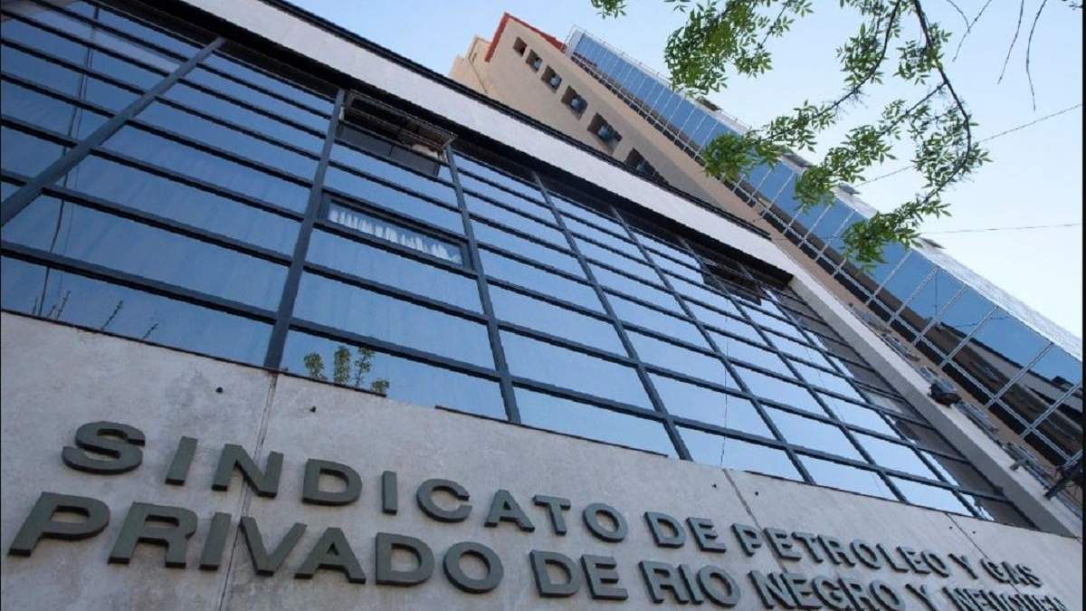 Petroleros anunció un acuerdo salarial. Fuente: (Facebook)