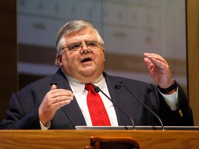 'Robots cibernéticos” tumbaron al peso: Carstens