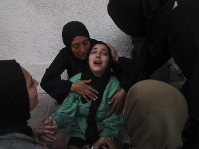 Ataques israelíes matan a 52 personas en Gaza, incluidos 36 en una escuela convertida en refugio