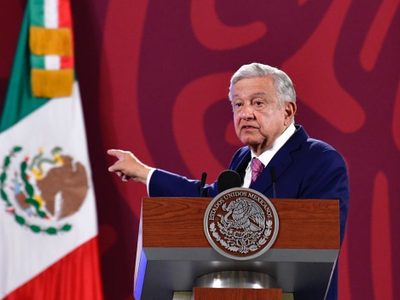 AMLO dice que respeta la opinión de la Iglesia sobre el INE... aunque no la comparte