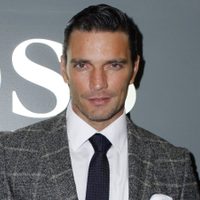 ¡Uff! Julián Gil enloquece a todas con esta fotografía… ¡al límite!