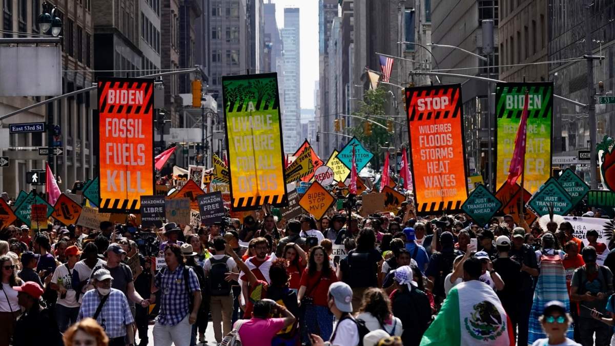 Madison Ave, Protesta por la política energética y uso de combustibles fósiles, en Nueva York
