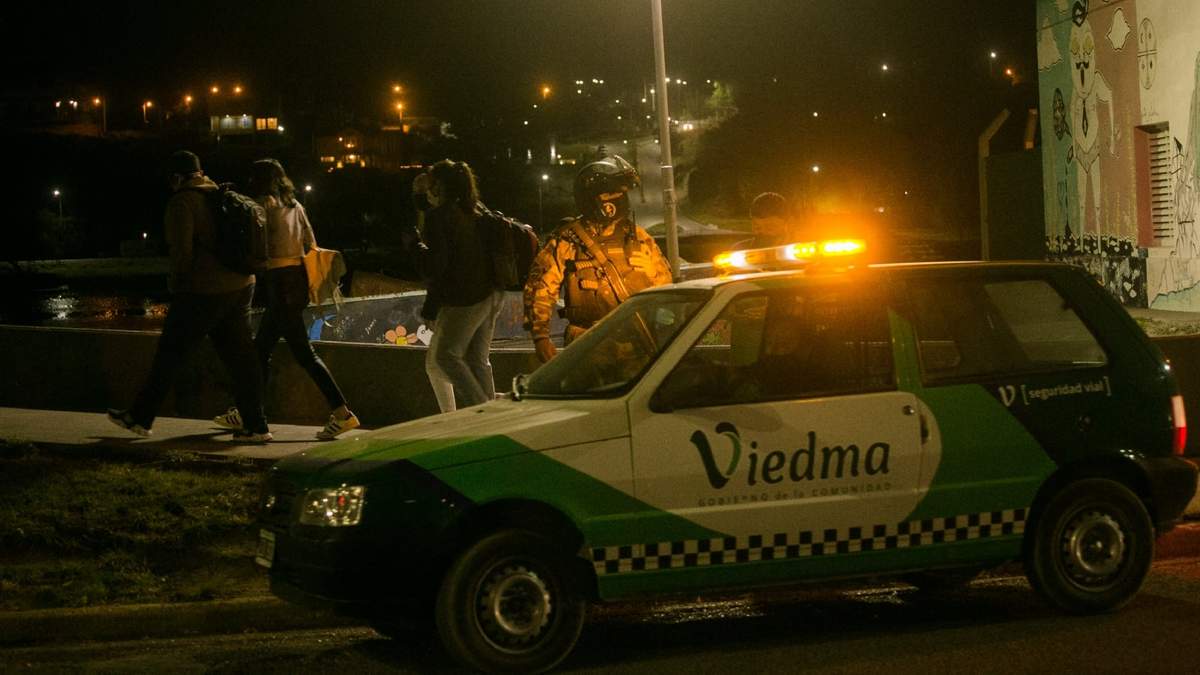 Circulación nocturna en RÍo Negro. Fuente: (Twitter)