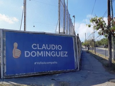 Polémica por los carteles de Claudio Domínguez en Neuquén: qué dijo la jueza