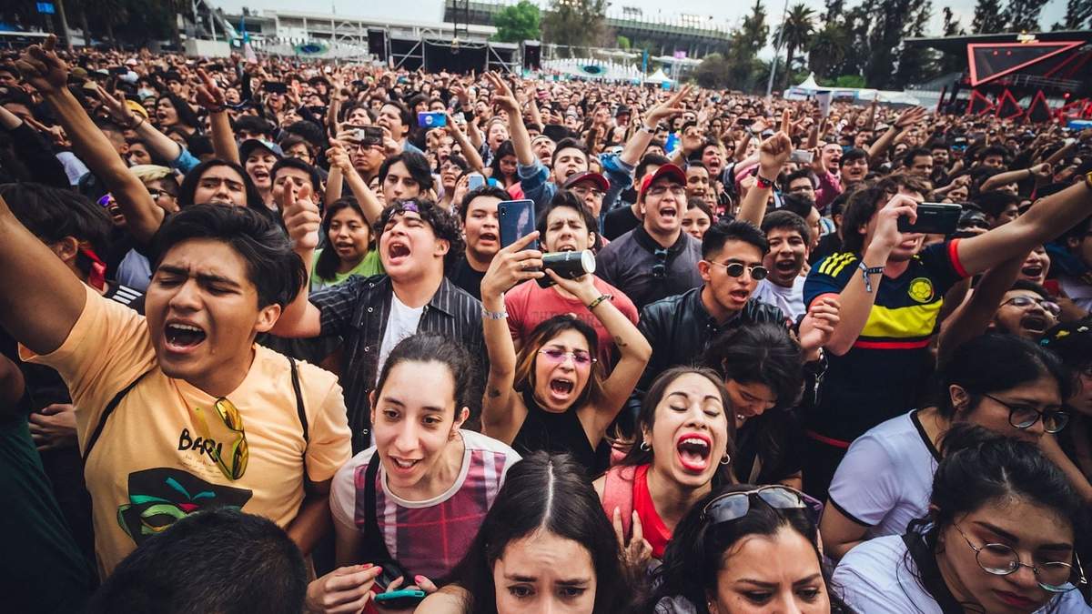 Jóvenes mexicanos, el objetivo de personajes resentidos.