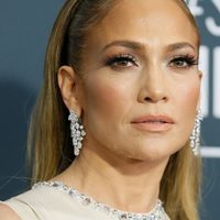 "¡Mamita!" Jennifer López deja atónitos a todos con una vuelta de espalda y la muestra ¡completa!