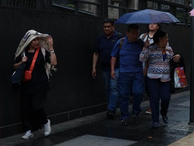Frente frío y posible ciclón intensificarán lluvias de viernes a domingo en los siguientes estados