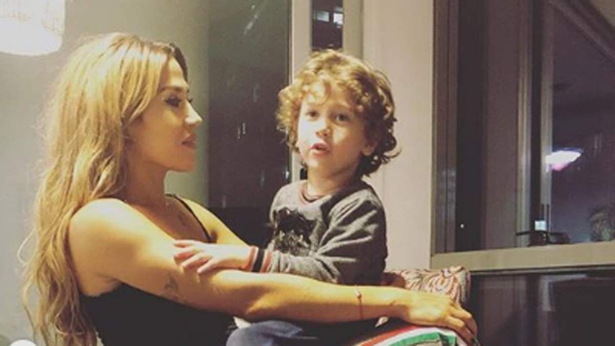 Jimena Barón y su hijo Momo. Fuente: (Instagram)