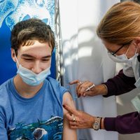 Sinopharm es candidata para continuar la vacunación en menores de edad