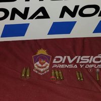 Le allanaron la casa por amenazar a una mujer y encontraron sustancias ilegales