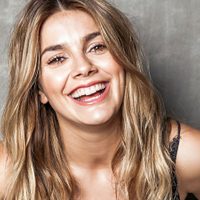 Un color en tendencia: Natalie Pérez se la jugó con un osado cambio de look