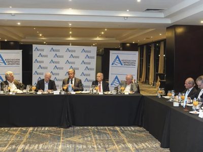 Reunión con AEA: Figueroa defendió inversiones y sostuvo que Neuquén será clave para el país