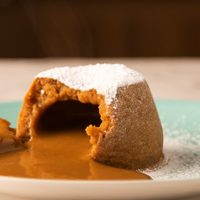 Volcán de dulce de leche: así podés preparar la versión económica del postre que aman muchos argentinos
