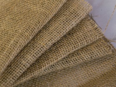 No los tires: transformá los retazos de tela arpillera en un organizador con estilo boho para tu casa