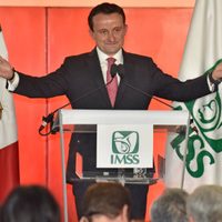 IMSS señala a Mikel Arriola por irregularidades en la compra de elevadores