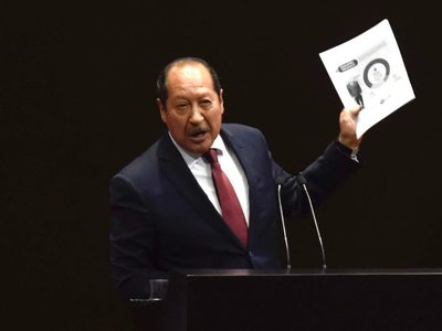 Leonel Godoy rinde declaración como testigo en Fiscalía por homicidio de Carlos Manzo