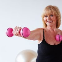Si tenés más de 50 o 60 años, realizá estos ejercicios para fortalecer tu cuerpo y estar activo