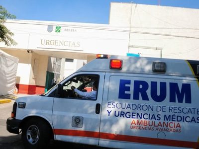 Joven de 24 años cae a un canal de aguas negras; lo rescatan paramédicos del ERUM