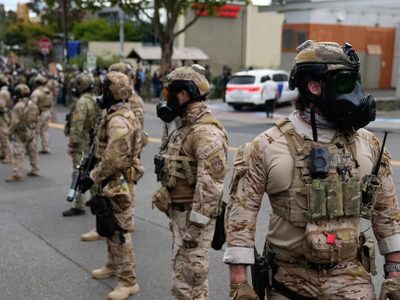 Las ciudades demócratas se rebelan contra los intentos de Trump de controlarlas con tropas