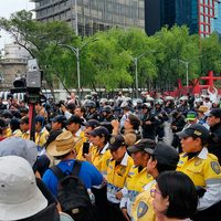 Maestros de Michoacán, Guerrero, Chiapas y Oaxaca marchan al Senado